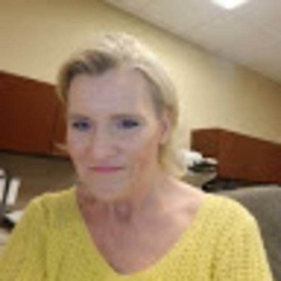 Meet your Posher, Lisa - Picture 1 of 1